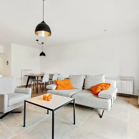 Διαμέρισμα Modern & Central With Free Parking *