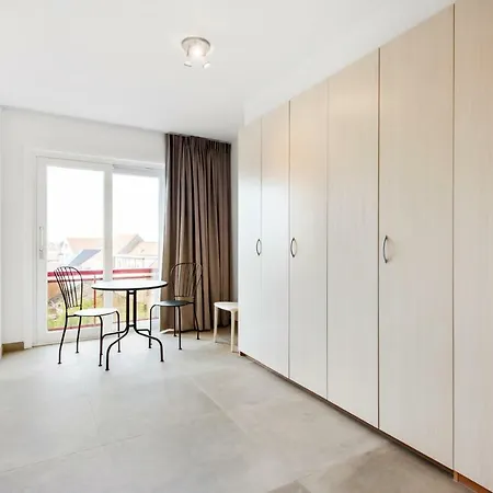 Modern & Central With Free Parking *